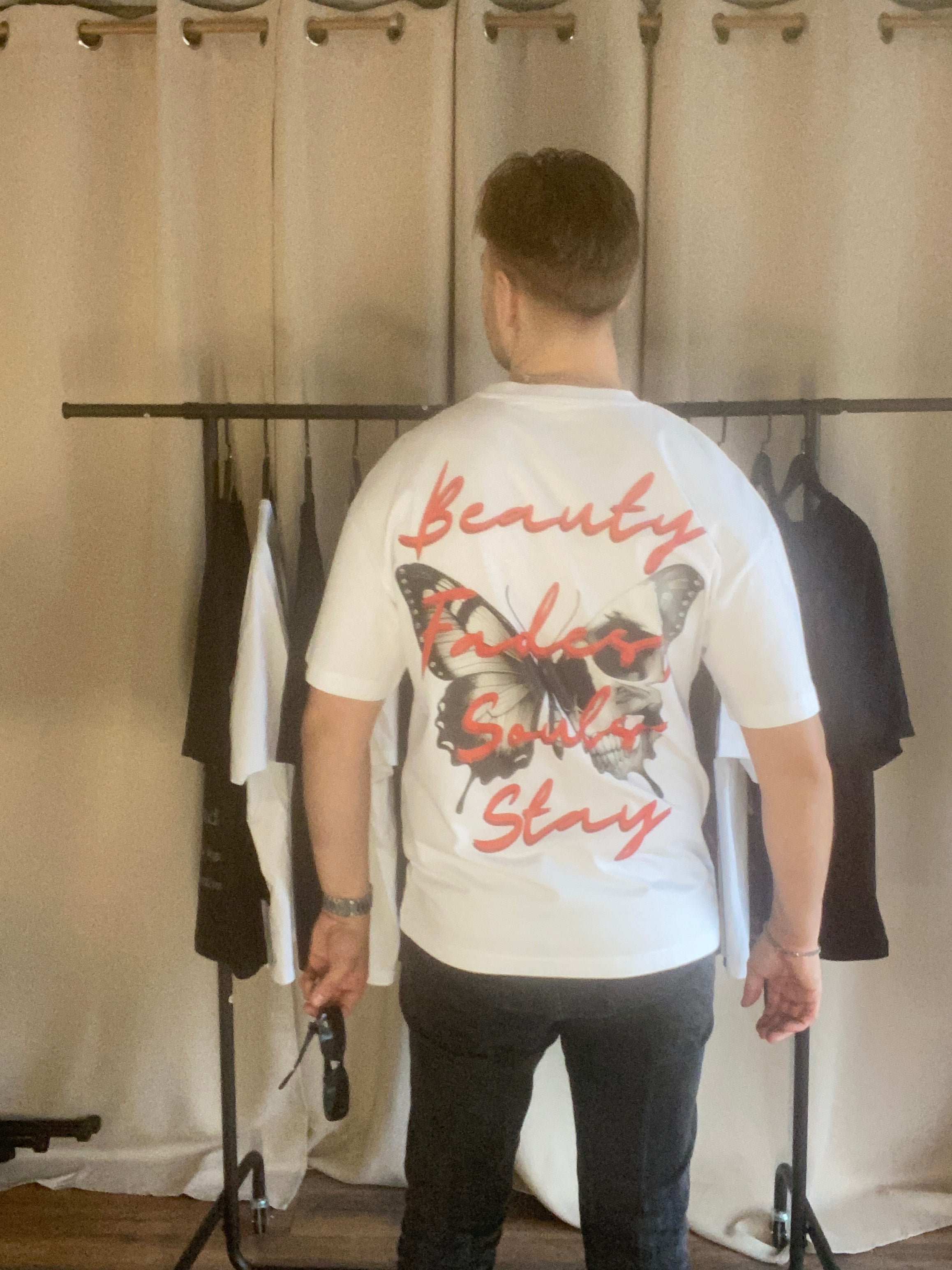 Beauty Fades – Souls Stay - oversized