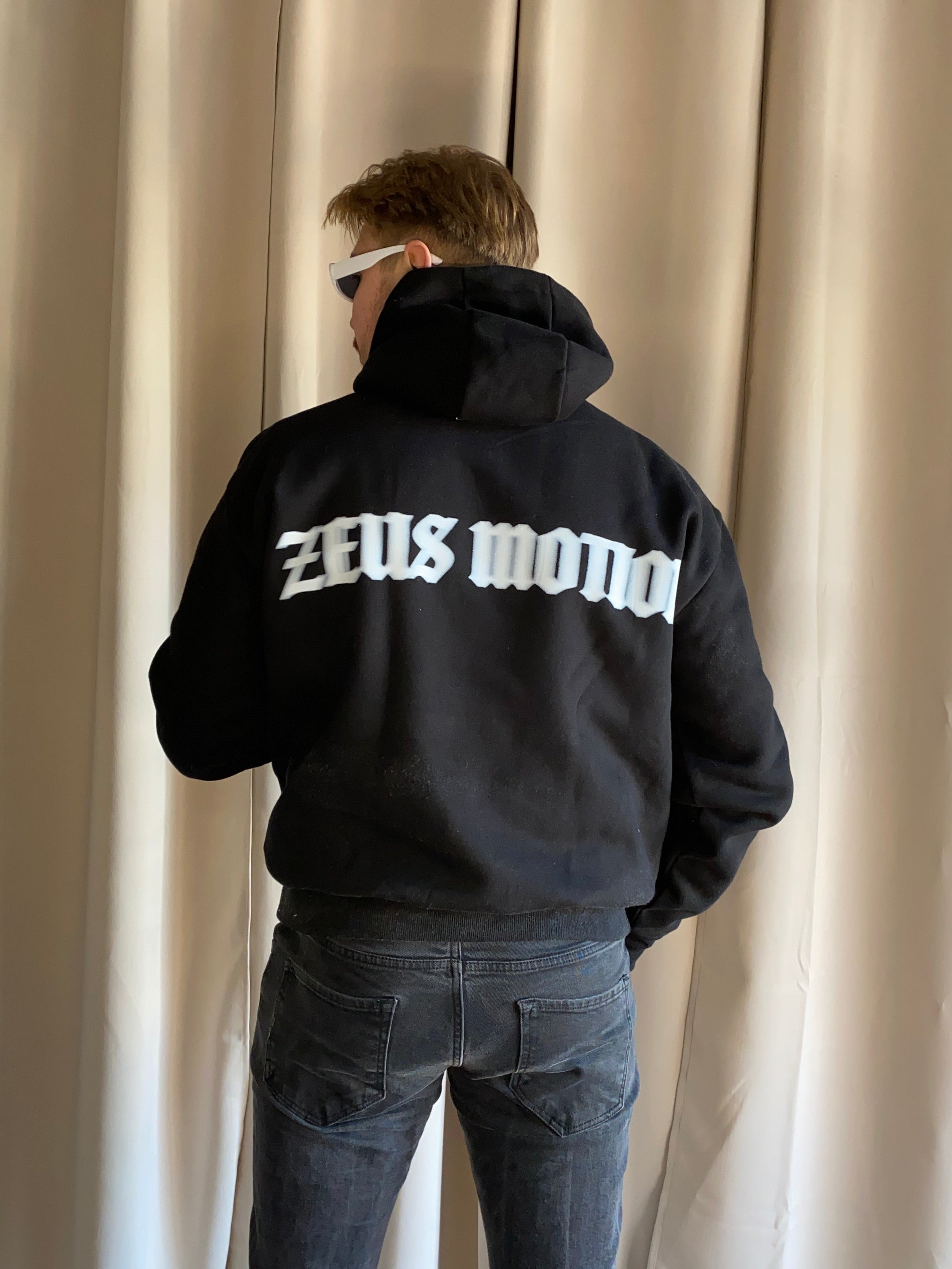 Blurry Identity - black